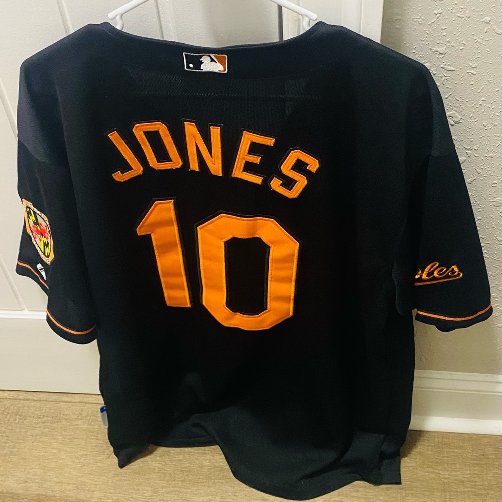 Size Large, Authentic Collection Performance Appa… - image 4